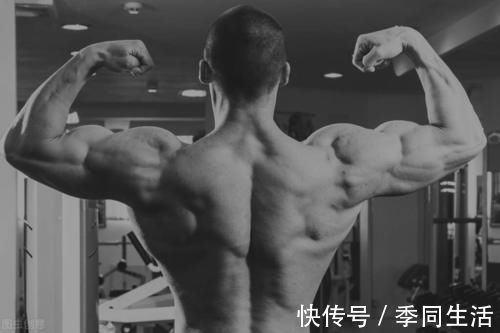 肌肉|长期撸铁训练的肌肉男,一旦停止健身,自身会发生什么改变?