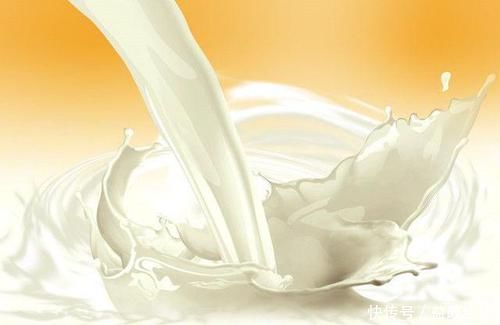 空腹喝牛奶好不好喝牛奶要注意“4个禁忌”,伤身还没营养