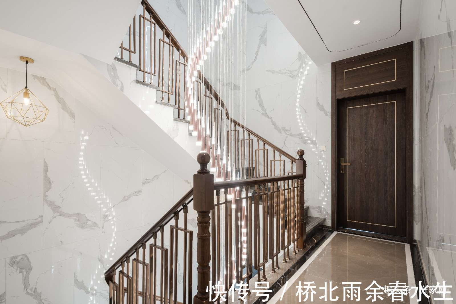 新中式风|新中式风别墅设计,山水背景墙到餐厅的壁挂艺术品,浓郁东方魅力