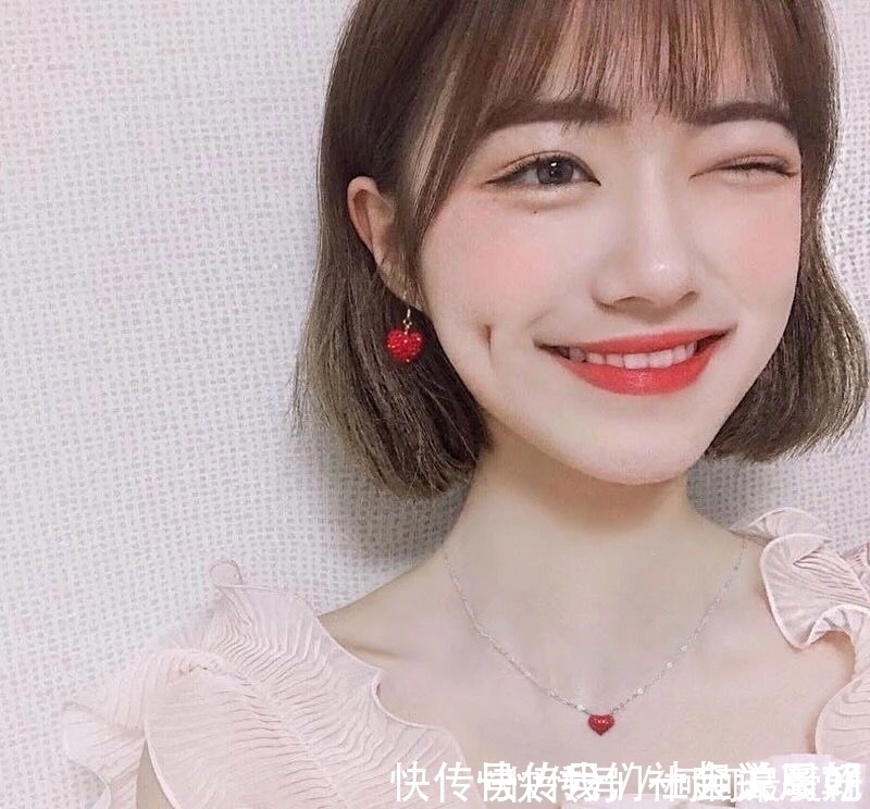 洋气 换对发型相当于换了张脸,这几款“齐脸烫”短发超显脸小,美极了