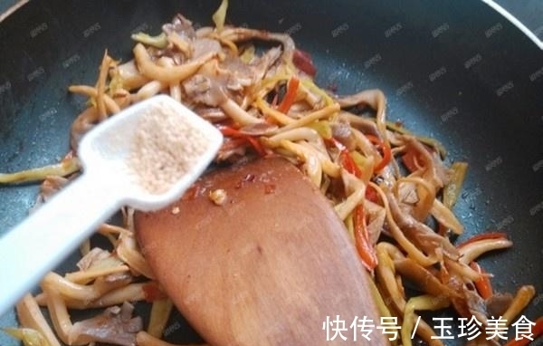 光补钙|宁可少吃肉也要多吃它,常吃天然“增高剂”,孩子个头嗖嗖长!