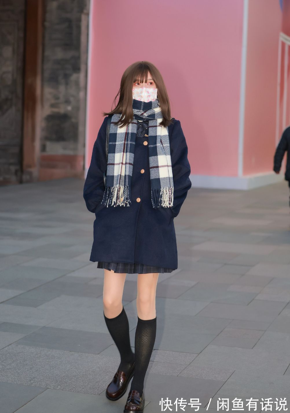 针织开衫|成都女孩带火了“光腿神器”,这9套下衣失踪的造型,也太时髦了