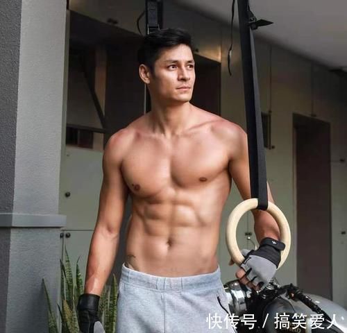 阳台上|亦静亦动的成熟型男,岁月给他的不只是沧桑,还有质感精壮的肌肉