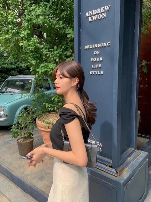 黑白配色|“黑色+白色”，怎么把这两个颜色穿出女人味呢？试试这个搭配