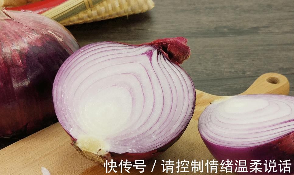 洋葱炒肉大部分人第一步就做错,怪不得很难吃,20年大厨教你一招