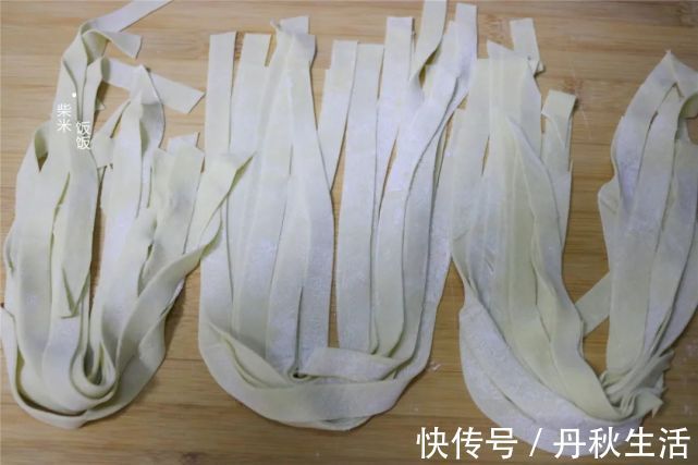 保鲜袋|手擀面这样做,根根分明煮不烂,爽滑筋道不糊汤,比买的好吃