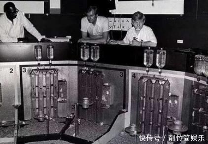 卡尔霍恩 令人深思的25号宇宙实验:鼠类生活在人造天堂,560天后面临消亡