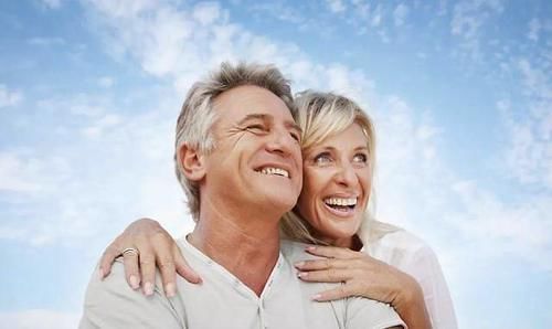 姿势|人一天走多少步才不伤膝盖?听从2个建议,放心走吧