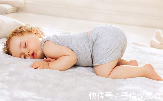 孩子|孩子睡觉习惯，容易拉低颜值，长期不纠正，还可能影响颜值