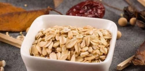 皮肤|50岁就“人老珠黄”吃3种富含“雌激素”食物,皮肤白嫩更年轻