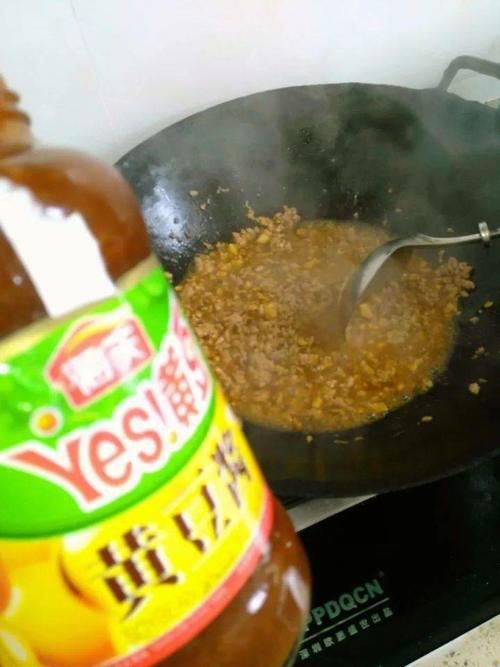 用青辣椒做出来发牛肉酱，欢迎程度超出你想象