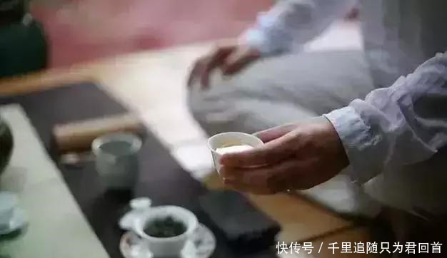 自在|院子里喝茶图个自在