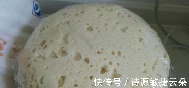 发面时,最忌直接加酵母!再加这2样,半小时发满盆!香软蓬松!