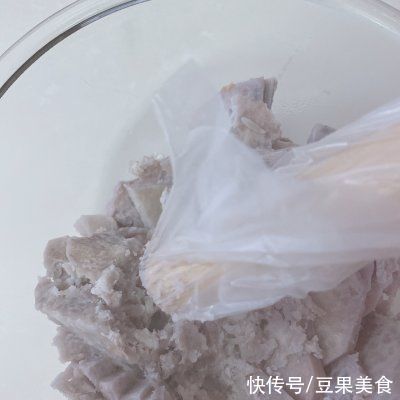 轻松几步就能完成的冰花香芋饼，以后再也不愁下厨了