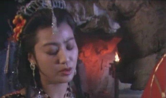 西游记女儿国中,唐僧不仅对女王动了心,而且对蝎子精也动了心!