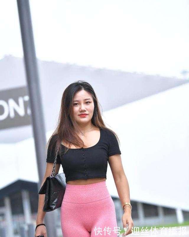 百褶裤 打底裤真的可以改善体态，既能兼顾休闲舒适，气质满满