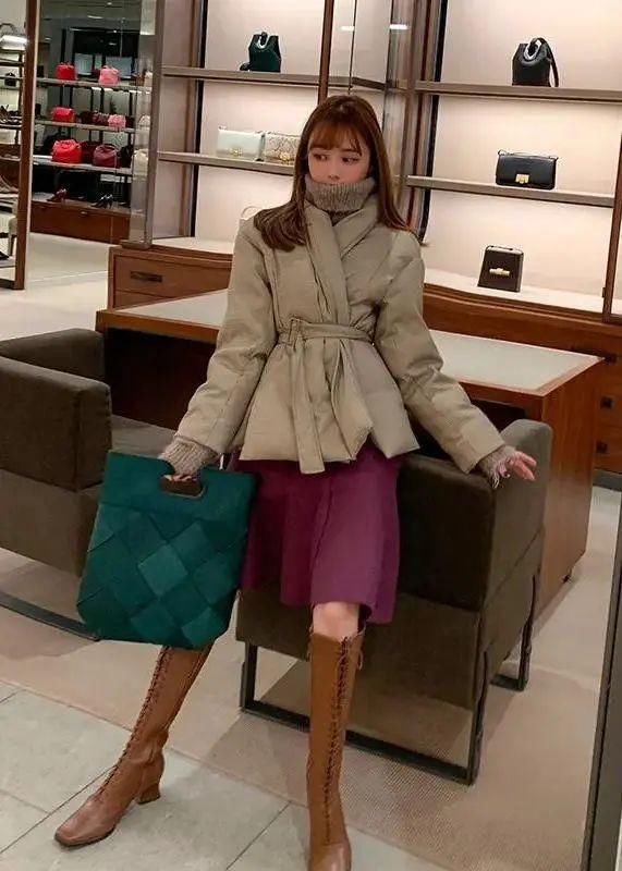 羽绒服+裙子=2021年最王炸组合，早穿早美！