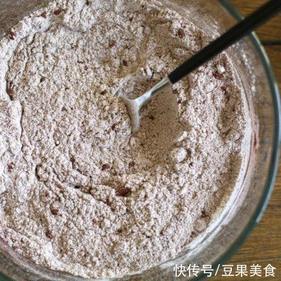 香草精|吃一次就让你忘不了的香蕉可可天然酵母麦芬面包杯
