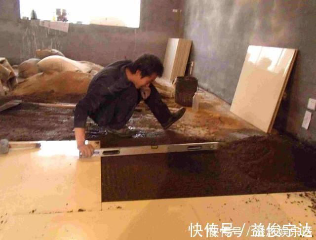 地板|家里不要铺瓷砖和木地板了,现在都流行装这种,防滑又美观