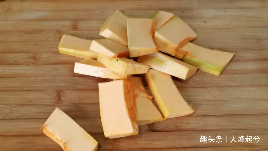 秋冬板栗营养,用板栗南瓜做解腻小甜品,香甜软糯,美味又可口