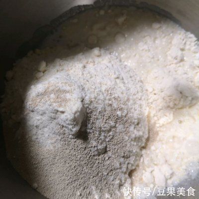 奶酥小面包～椰蓉及芝麻核桃