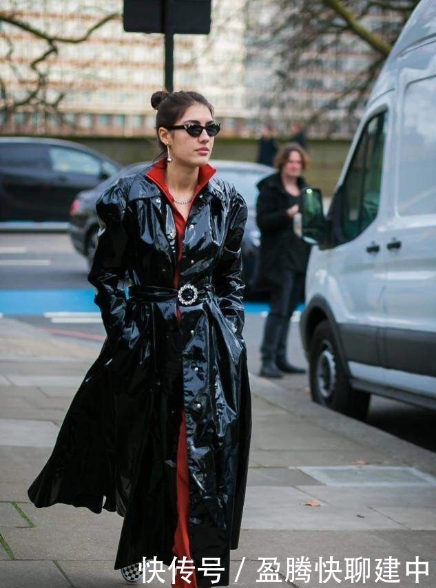 冬天穿风衣“颜色”也很重要,选对颜色更显白,这份攻略你可参考