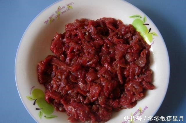 炒炒|茶油白椒牛肉 牛肉和它搭配,又嫩又入味,随便炒炒都好吃!