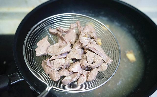 血腥味|猪身上这块肉最“宝贵”,营养价值很高,遇见别手软,再贵也要买