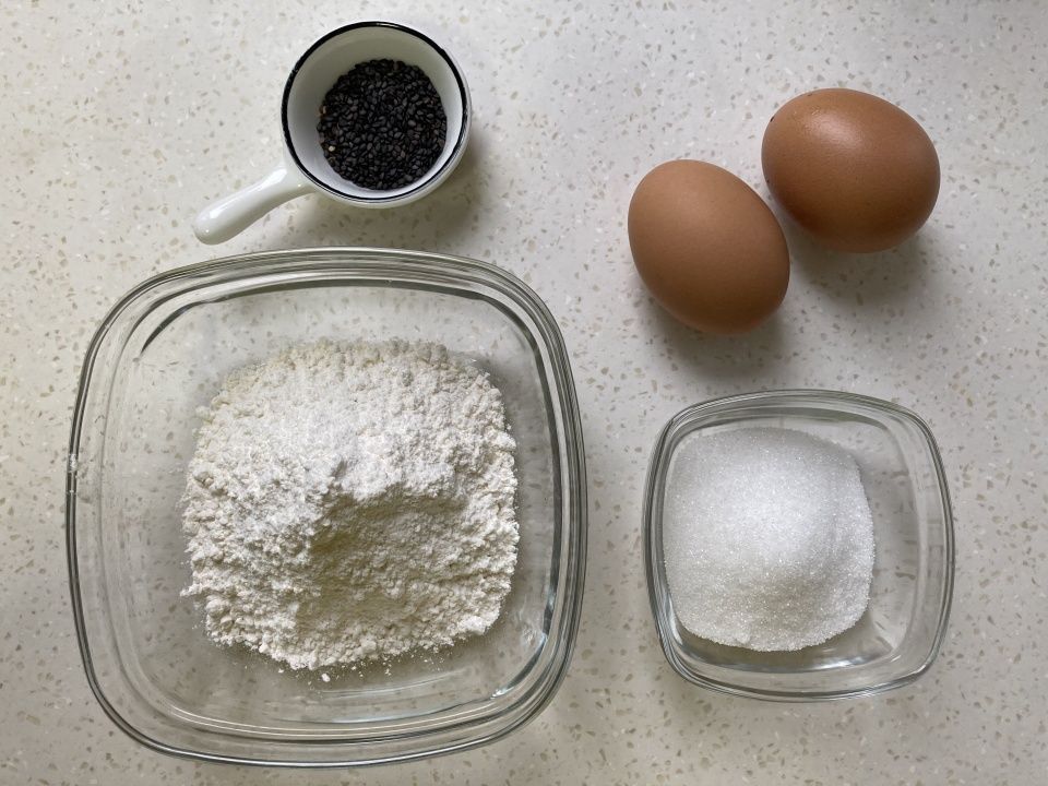 最近孩子迷上了这小饼,不加一滴水不加一滴油,酥脆可口,太香了