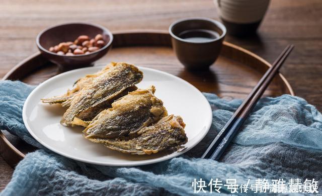 水果|晚上吃苹果伤胃？错！提醒：这2种食物才不宜晚上吃，劝你管住嘴