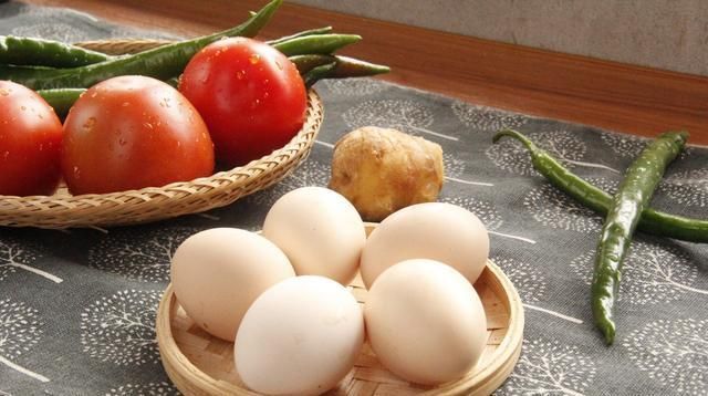 酸辣可口的酸甜炸蛋，只需要3步就搞定，好吃又不贵