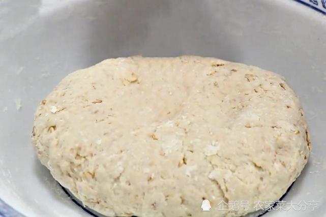 秋天,吃馒头包子不如吃它,营养极高,做成面食最香,别不懂吃