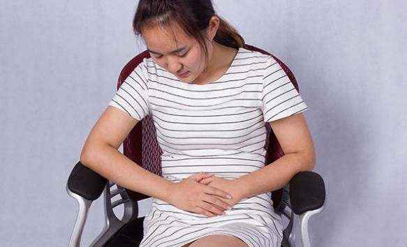 女性|月经来2天就没了,1个星期还没有干净,是怎么回事?哪个更严重?