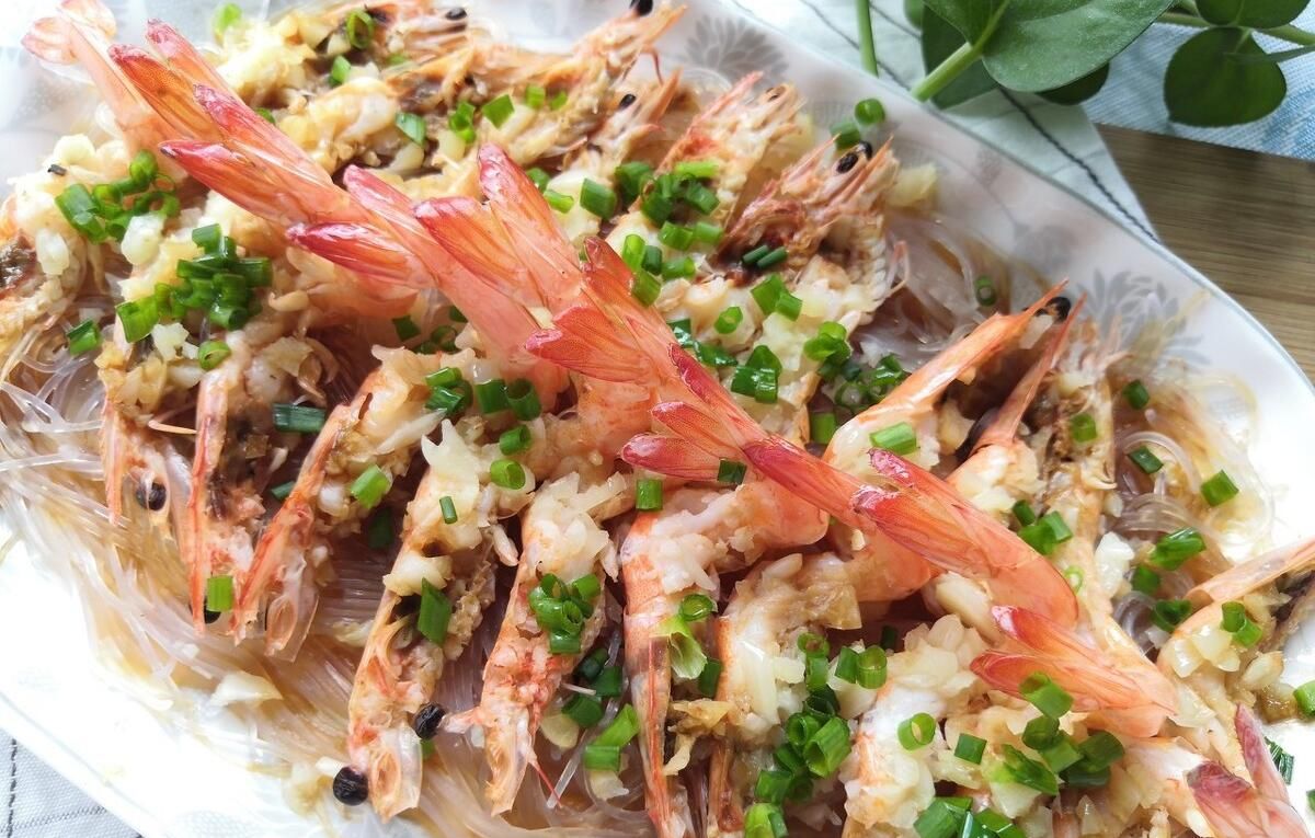 蒜蓉粉丝蒸大虾，鲜掉眉毛，做法简单的美味家常菜，逢年过节大菜