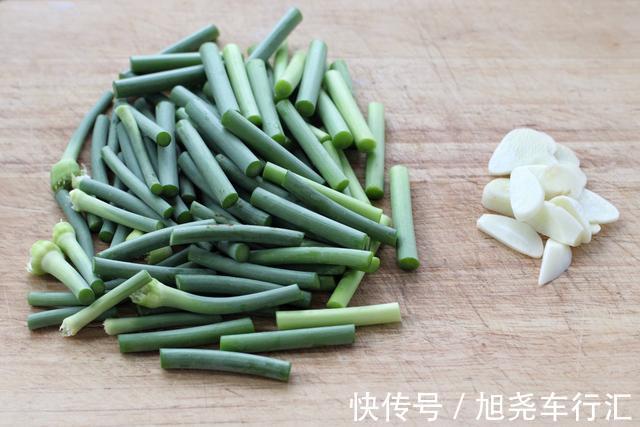 光盘|推荐一道夏季快手家常菜,五分钟端上桌,口感鲜美吃光盘也不长肉