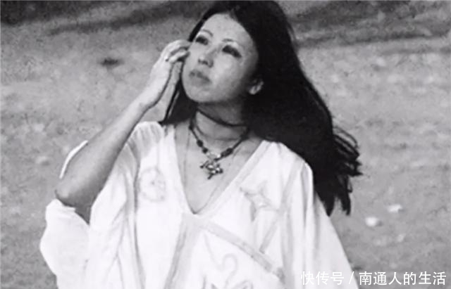 女人|《三毛传》:女人这一生,不读三毛,不懂独立