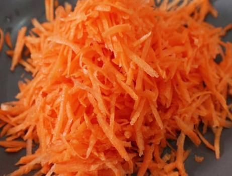 在家做素馅菜包时,馅出水松散不好包怎么办学会1招,轻松解决