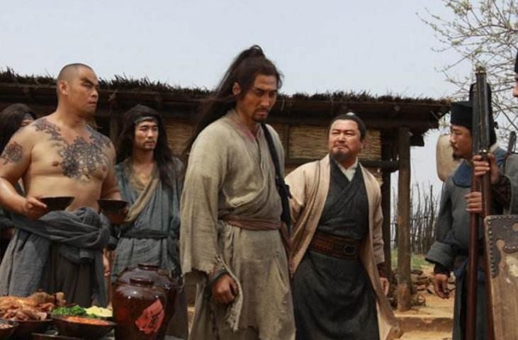 做不了|林冲杀王伦之后,为何拒绝当老大?看他性格就知,做不了大事