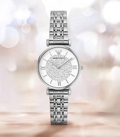 春夏一定要有块阿玛尼手表，简直太好搭了