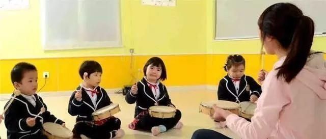 学校|这4个细节,可以看出孩子是否被幼儿园老师喜欢,尤其是第一个