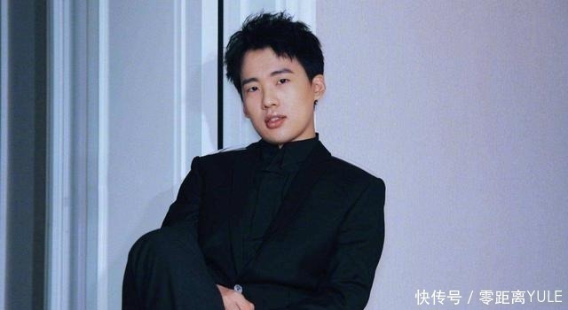 一言不合就拜师“不务正业”的蔡徐坤,再次让郭麒麟甘拜下风