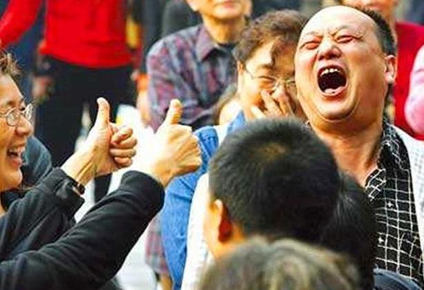 父母|爸爸姓“吃”,给孩子起名费尽心思,上户口时工作人员忍不住笑了