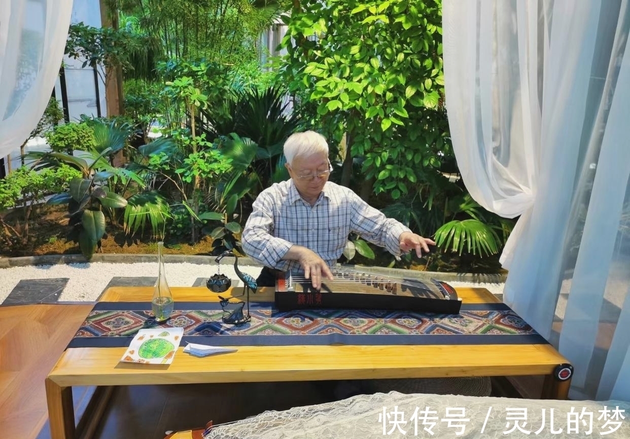 彭连熙$贾维泽:品读彭连熙工笔仕女画——连熙笔端画,万人手中风!