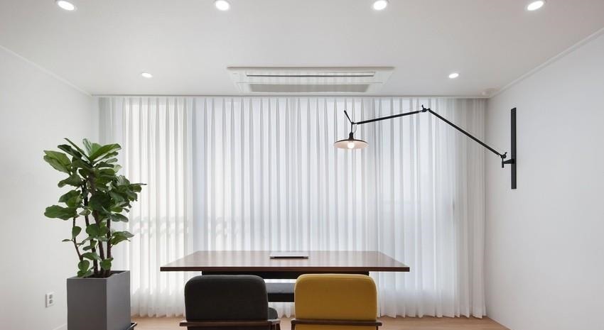 氛围感|理智选择“去客厅化”,只买一张沙发不做累赘设计,111㎡很舒服