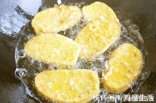 软炸馒头片,直接挂鸡蛋就错了,难怪不好吃,大厨这样做才对