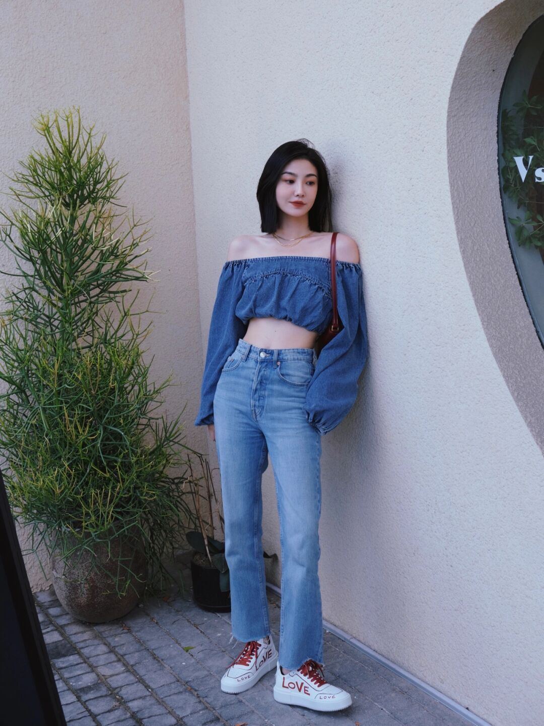 搭配 秋天,牛仔裤怎么穿才高级?和针织衫或背心搭配减龄洋气,超好看