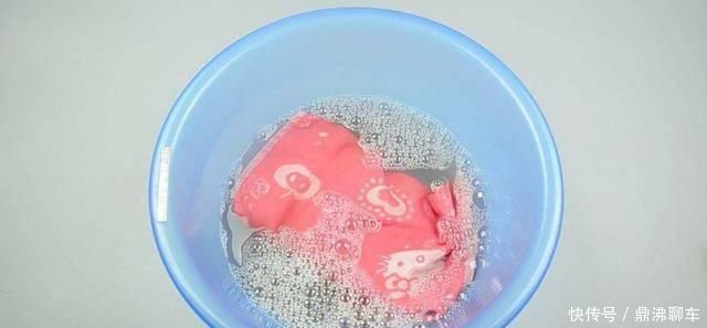 毛巾脏了，别拿肥皂洗，教你一招洗完都能洁白如新，省力又省心