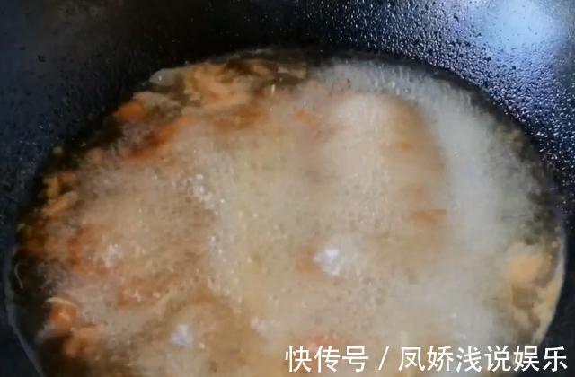 胡椒粉|冬天喝一碗这样的酸辣汤，酸辣鲜香，暖心又暖胃，做法简单家常