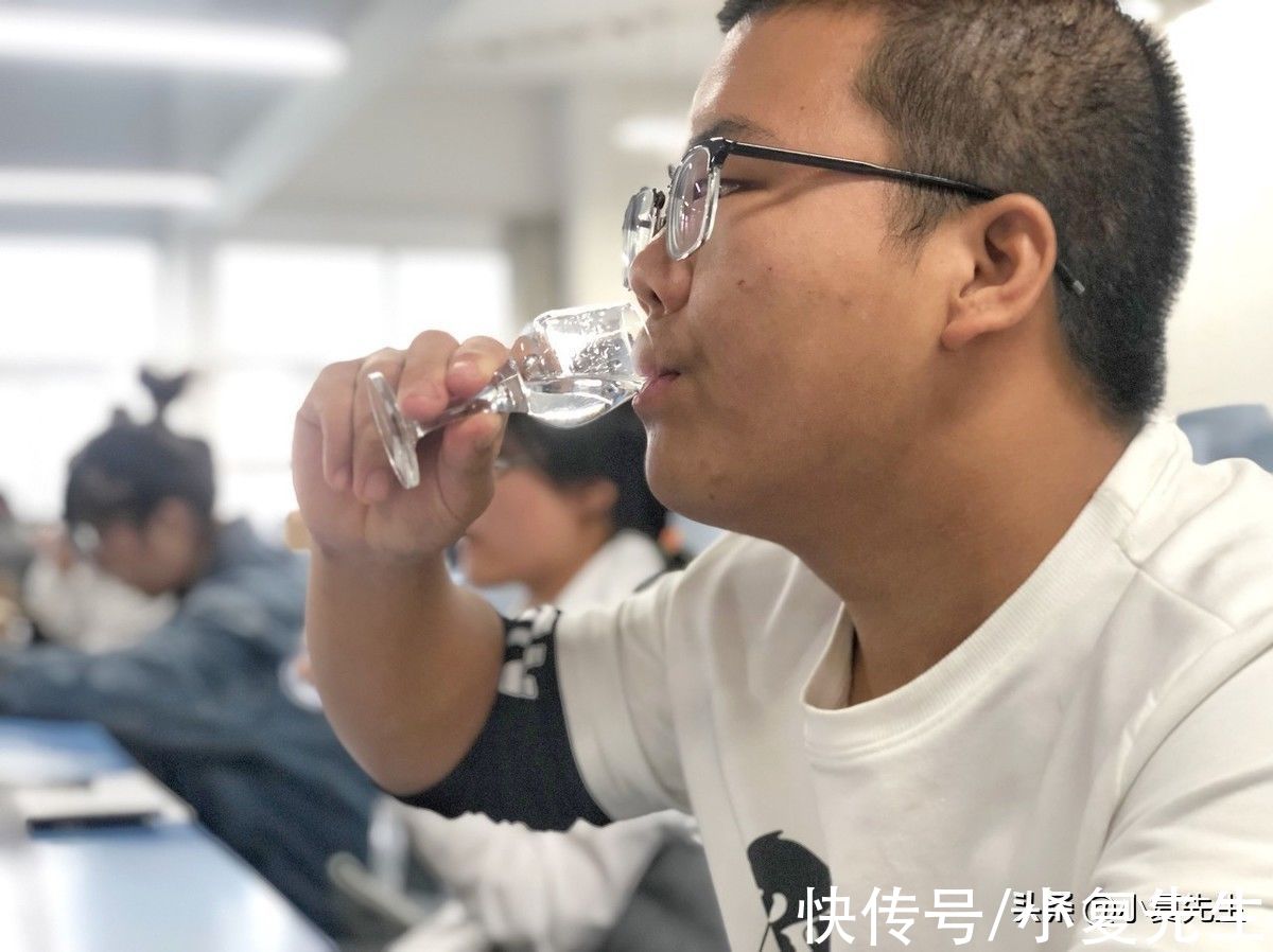 肝气郁结|为什么肝硬化的人越来越多？跟这4个习惯有关，改一个也会避免