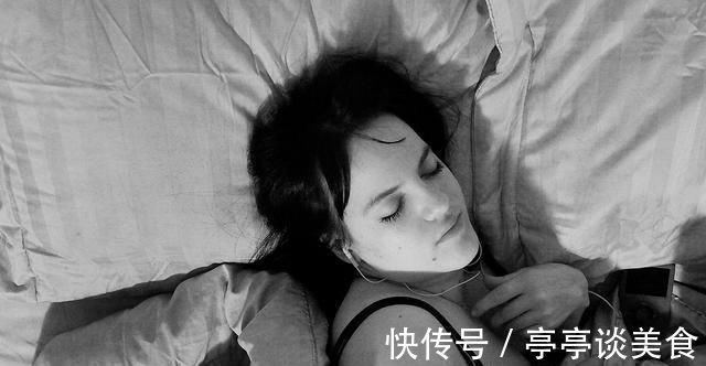 睡眠质量|无故出现6种变化,多是更年期快到了,45岁后的女人要多留意
